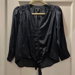 Black box-y shape blouse w tie at bottom